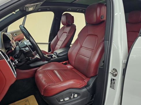 Used 2020 Porsche Cayenne E-Hybrid image 18