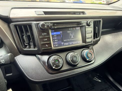 Used 2017 Toyota RAV4 LE w/ Carpet Mat Package image 18