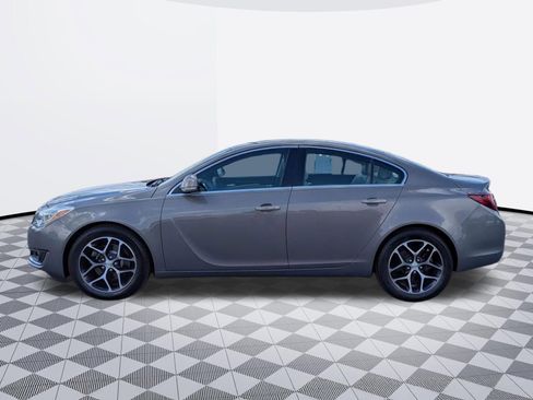 Certified 2017 Buick Regal Sport Touring FWD image 8