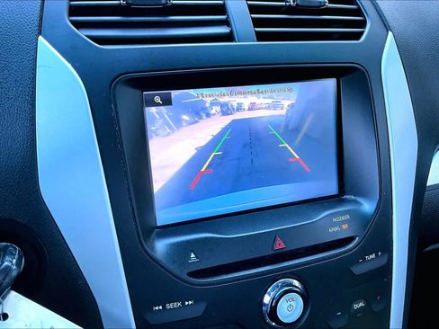 Used 2014 Ford Explorer XLT w/ Equipment Group 202A image 29