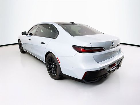 Used 2023 BMW 740i w/ Parking Assistance Package RWD image 30