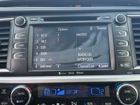 Used 2018 Toyota Highlander XLE FWD image 26