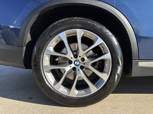 Used 2021 BMW X5 xDrive40i w/ Premium Package image 29