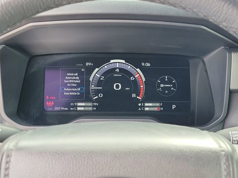 Used 2025 Toyota Tundra Limited AWD/4WD image 26