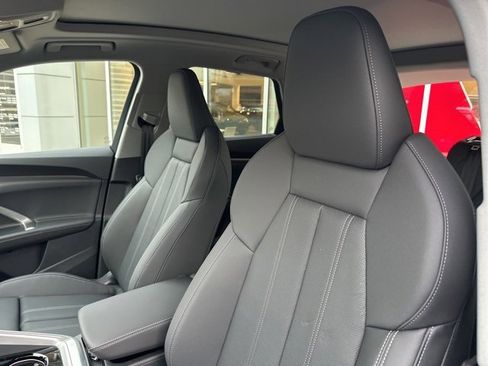 New 2025 Audi Q5 Prestige image 11