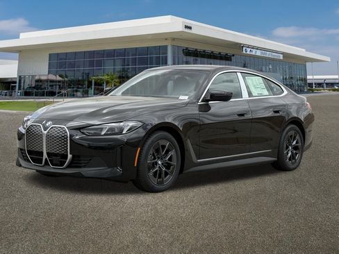New 2026 BMW i4 eDrive40 w/ Driving Assistance Package RWD image 4