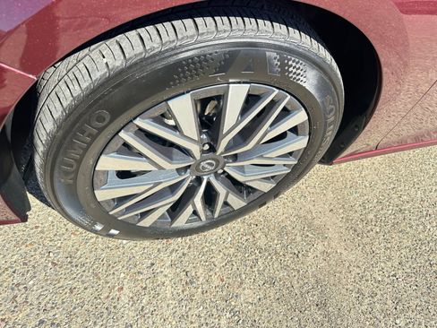 Used 2024 Nissan Altima 2.5 SV image 30