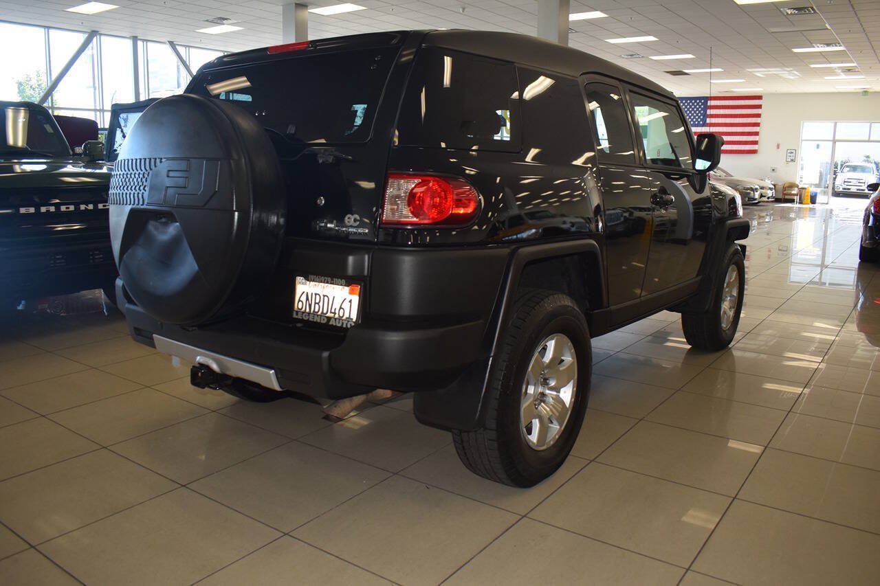 Used 2010 Toyota FJ Cruiser 4WD w/ Upgrade Pkg 2 image 6