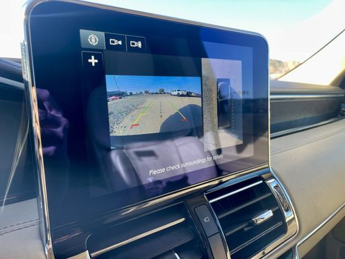 Used 2019 Lincoln Navigator Select w/ Technology Package RWD image 20