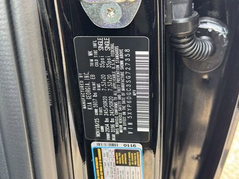 Used 2025 Kia Telluride S image 18