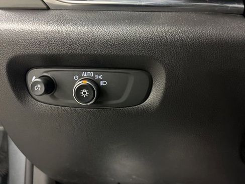 Used 2021 Chevrolet Traverse LS FWD image 20
