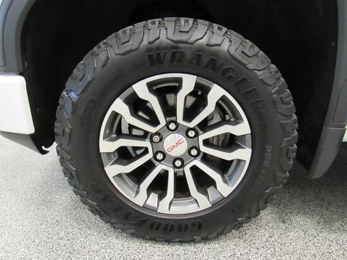 Used 2021 GMC Sierra 1500 AT4 w/ AT4 Premium Package image 13