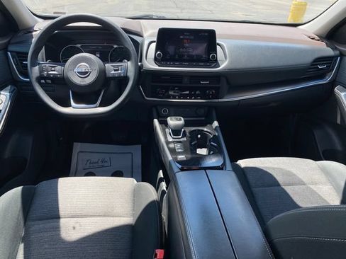 Used 2023 Nissan Rogue SV FWD image 7