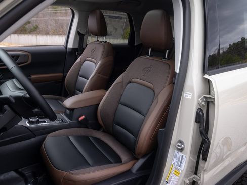 Used 2025 Ford Bronco Sport Outer Banks w/ Sasquatch Outer Banks Package AWD/4WD image 15