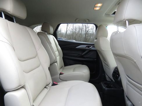 Used 2023 MAZDA CX-9 Touring image 16