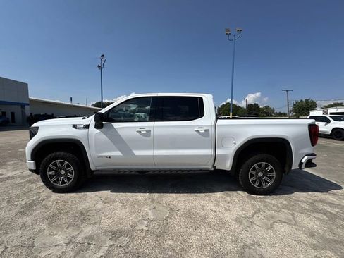 Used 2024 GMC Sierra 1500 AT4 w/ Technology Package image 18