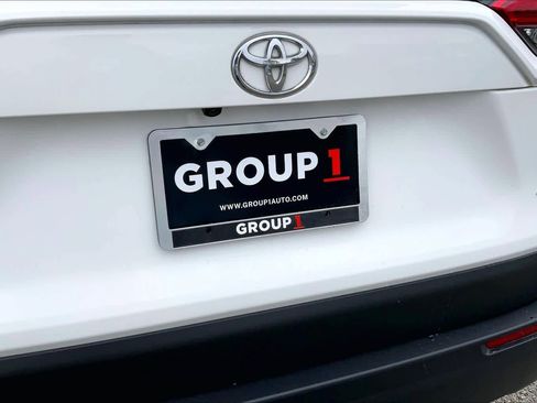 Used 2021 Toyota RAV4 XLE image 9