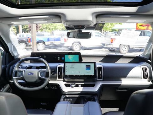 Certified 2025 Ford Expedition Max Active AWD/4WD image 15