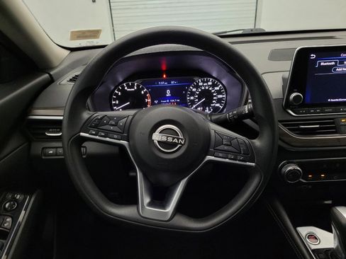 Used 2023 Nissan Altima 2.5 SV FWD image 22