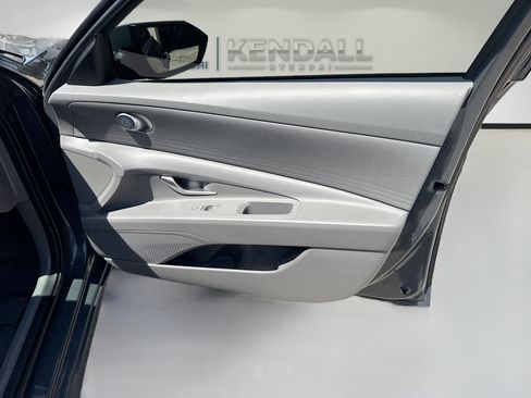 Used 2024 Hyundai Elantra SEL FWD image 30