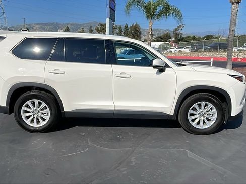 Certified 2024 Toyota Grand Highlander XLE image 2