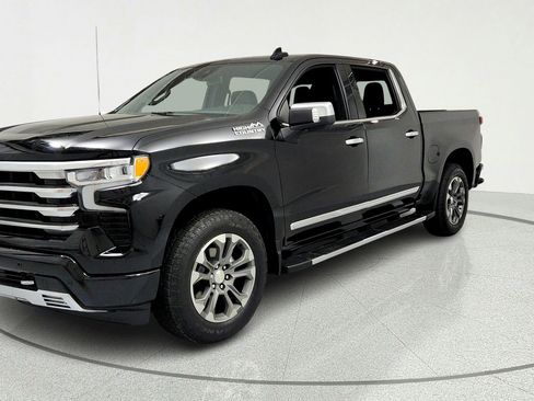 Used 2023 Chevrolet Silverado 1500 High Country AWD/4WD image 1