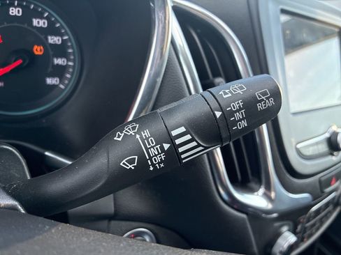 Used 2019 Chevrolet Equinox LT image 26