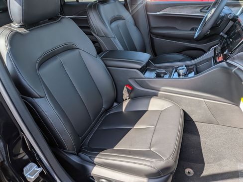 New 2026 Jeep Grand Cherokee Limited image 35