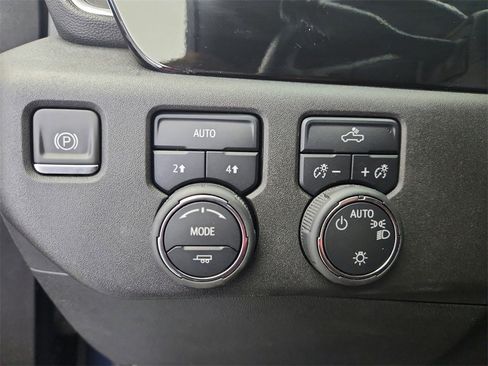 Used 2022 Chevrolet Silverado 1500 LT image 29