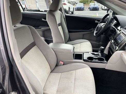 Used 2014 Toyota Camry FWD image 22