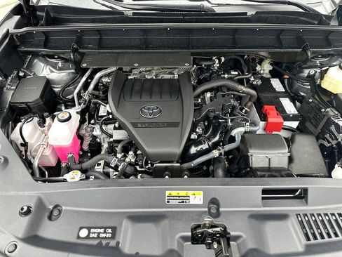 Certified 2025 Toyota Highlander Limited image 29