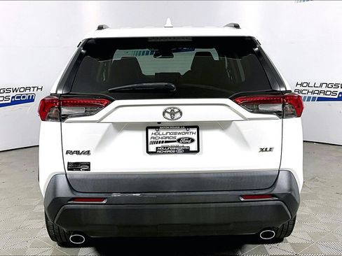 Used 2020 Toyota RAV4 XLE Premium FWD image 4