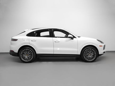 Certified 2023 Porsche Cayenne Platinum Edition AWD/4WD image 13