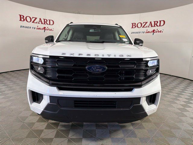 Used 2026 Ford Expedition Max Active RWD image 2
