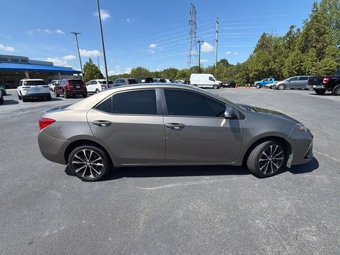 Used 2019 Toyota Corolla SE FWD image 11