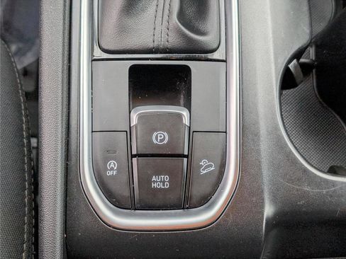 Used 2020 Hyundai Santa Fe SE image 22