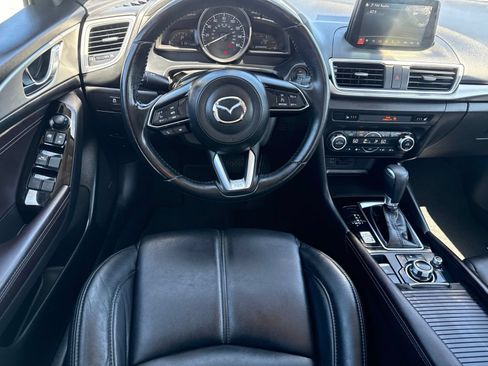 Used 2018 MAZDA MAZDA3 Touring FWD image 15