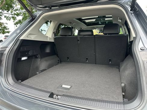 Used 2022 Volkswagen Tiguan SE AWD/4WD image 19