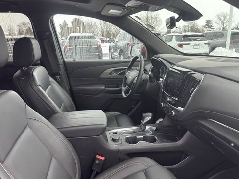 Used 2023 Chevrolet Traverse LT w/ LT Premium Package image 14