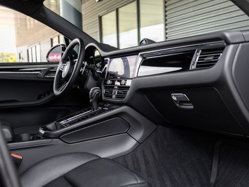 Certified 2026 Porsche Macan AWD/4WD image 48