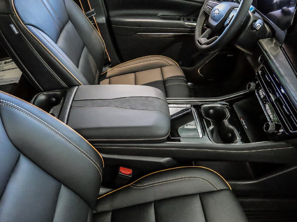 New 2027 Chevrolet Traverse High Country w/ LPO, Floor Liner Package AWD/4WD image 21