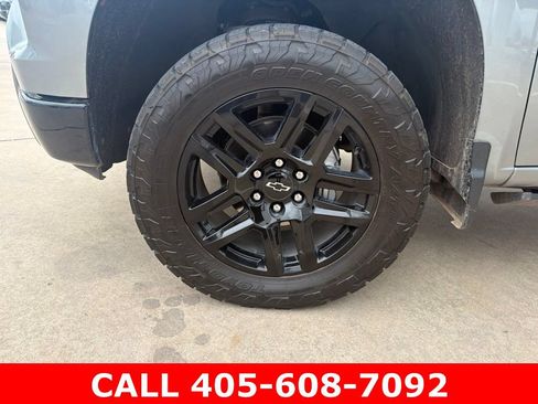 Used 2023 Chevrolet Silverado 1500 LT Trail Boss w/ LPO, Dark Essentials Package AWD/4WD image 8