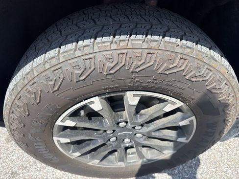 Used 2024 Chevrolet Traverse Z71 w/ LPO, Floor Liner Package AWD/4WD image 9