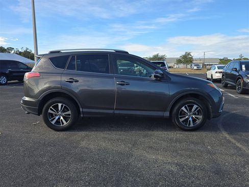 Used 2017 Toyota RAV4 XLE image 3