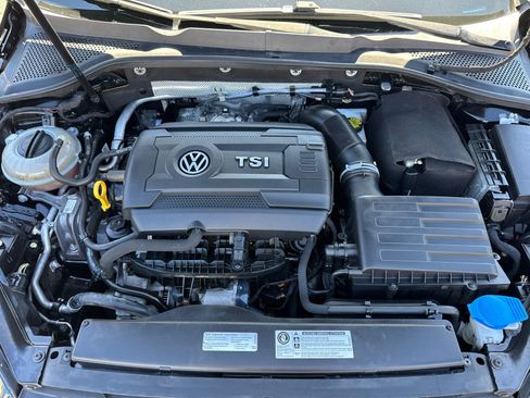Used 2017 Volkswagen Golf Wolfsburg Edition image 6