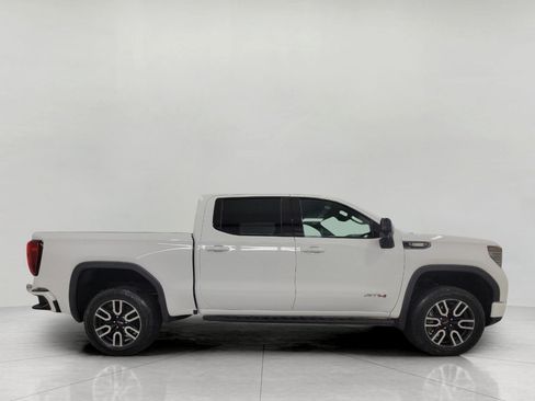Used 2025 GMC Sierra 1500 AT4 w/ AT4 Premium Package AWD/4WD image 40