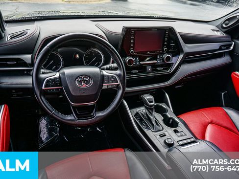 Used 2022 Toyota Highlander XSE AWD/4WD image 32