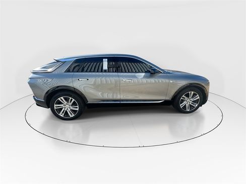 Used 2024 Cadillac Lyriq Tech image 9