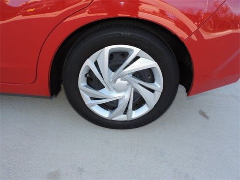 Certified 2025 Subaru Impreza 2.0i image 9