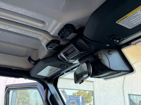 Used 2024 Jeep Wrangler Unlimited Sahara AWD/4WD image 22